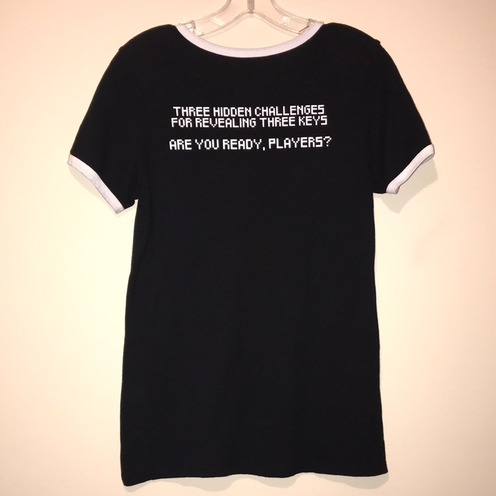 Hot Topic Shirt - Picture 2 of 4
